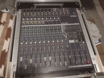 ② Table de mixage amplifiée YAMAHA EMX5014C 500w + flight case — Tables de  mixage — 2ememain