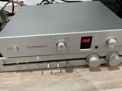 Used Luxman DA-200 D/A Converters for Sale | HifiShark.com