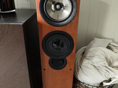 Used KEF iQ70 Loudspeakers for Sale | HifiShark.com